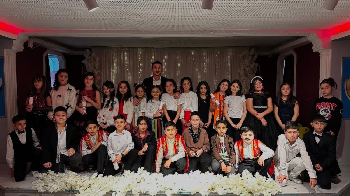 4/K SINIFI DANS VE ŞARKI YARIŞMASI